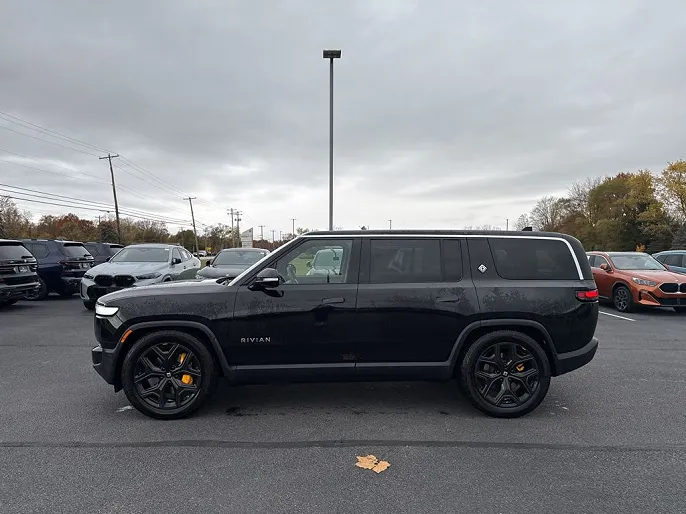 2022 Rivian R1S