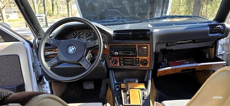 1989 BMW 3 Series 325is image 11