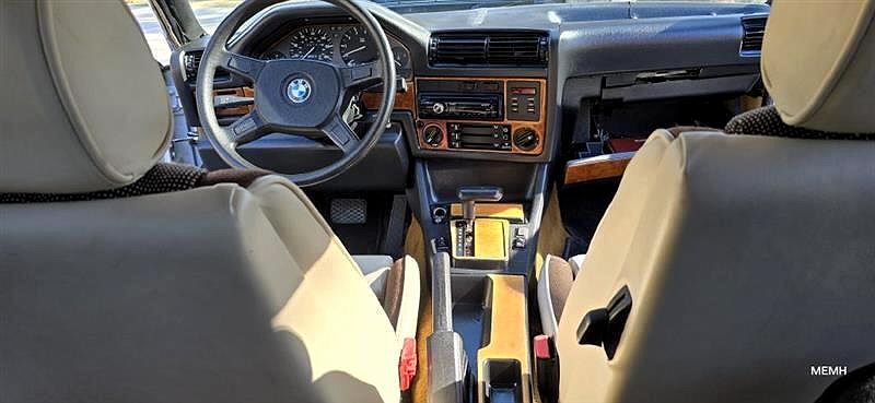 1989 BMW 3 Series 325is image 8