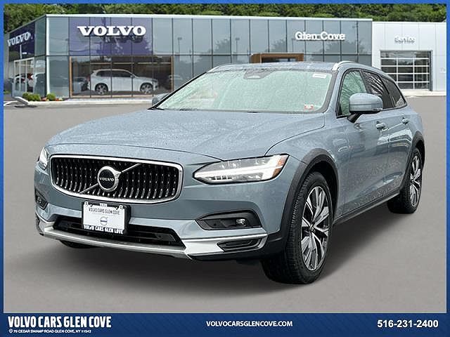 2022 Volvo V90 B6 image 1
