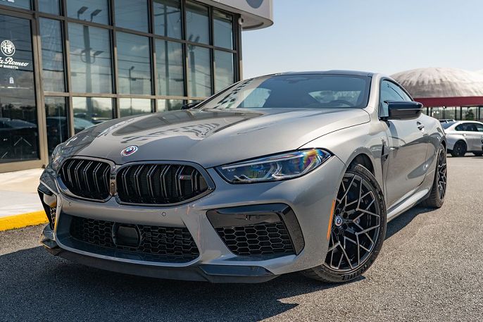 2023 BMW M8