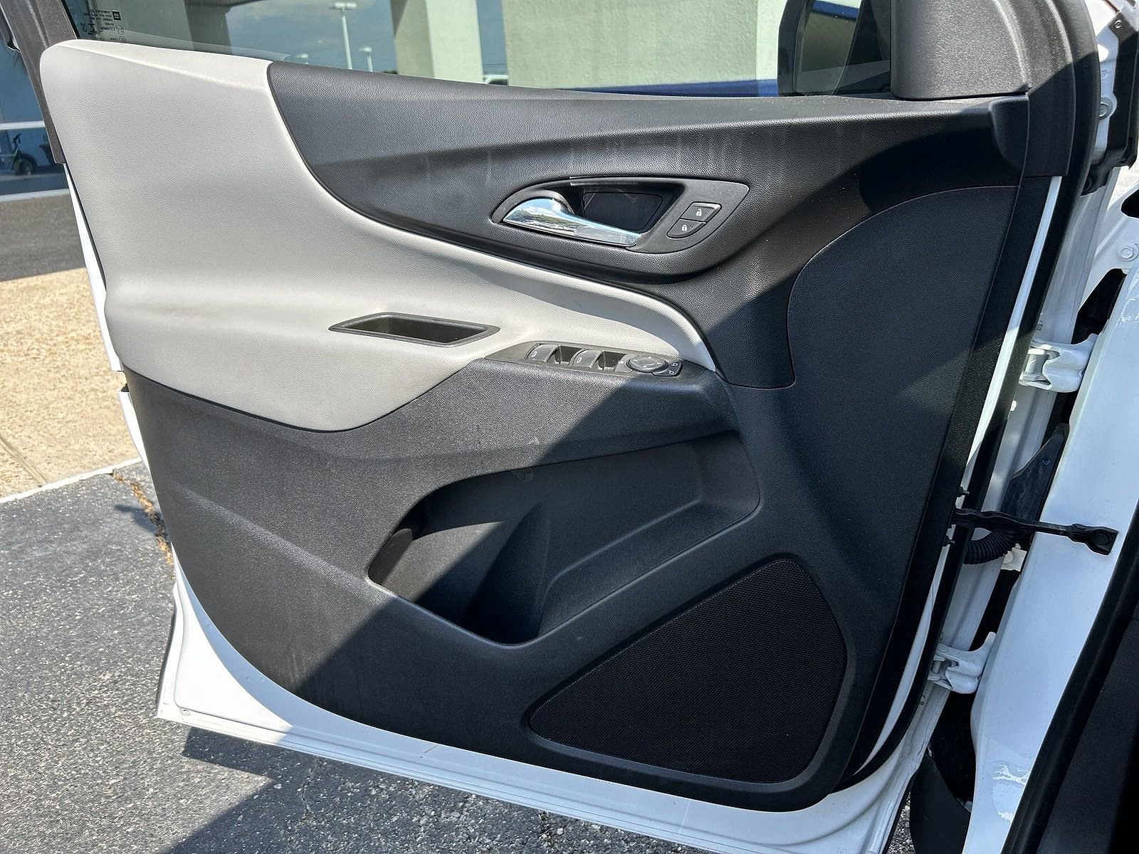 2021 Chevrolet Equinox LT image 18