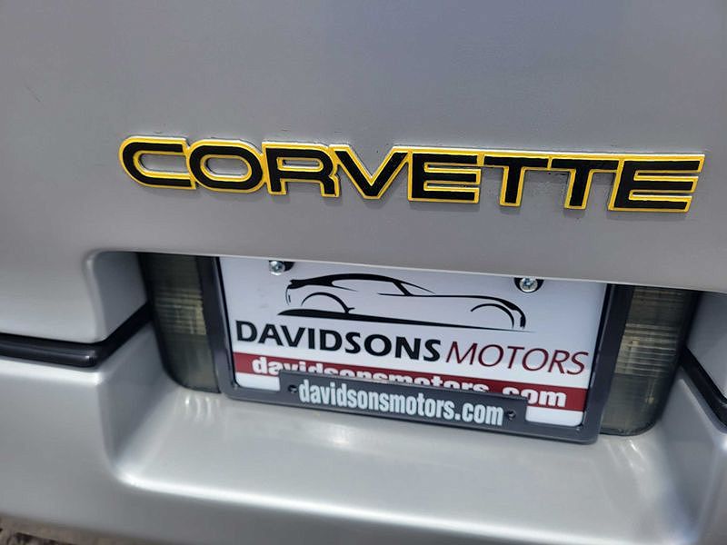 1985 Chevrolet Corvette null image 10