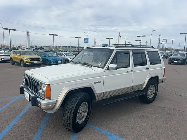 1996 Jeep Cherokee Country image 2