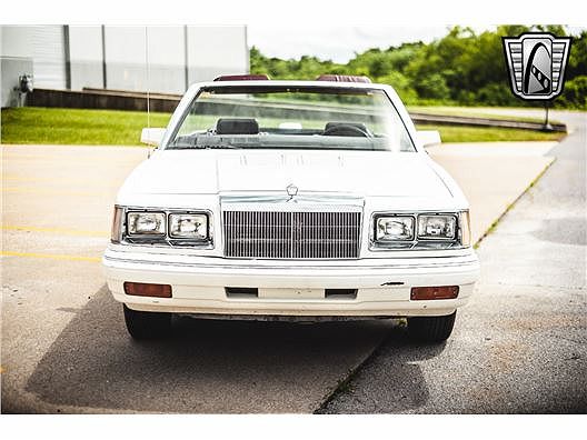 1986 Chrysler LeBaron null image 3