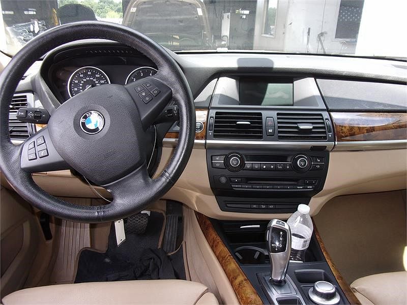 2008 BMW X5 4.8i image 7
