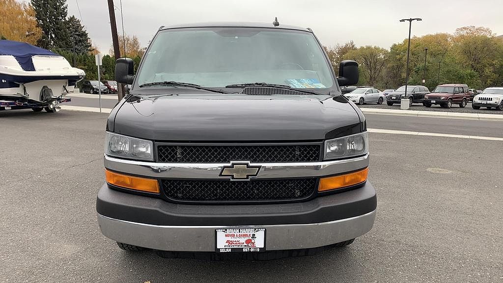 2016 Chevrolet Express 2500 image 4