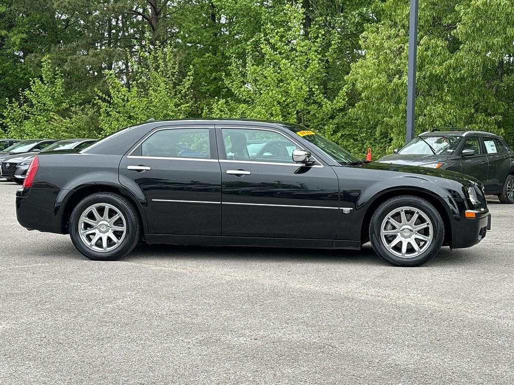 2005 Chrysler 300 C image 5