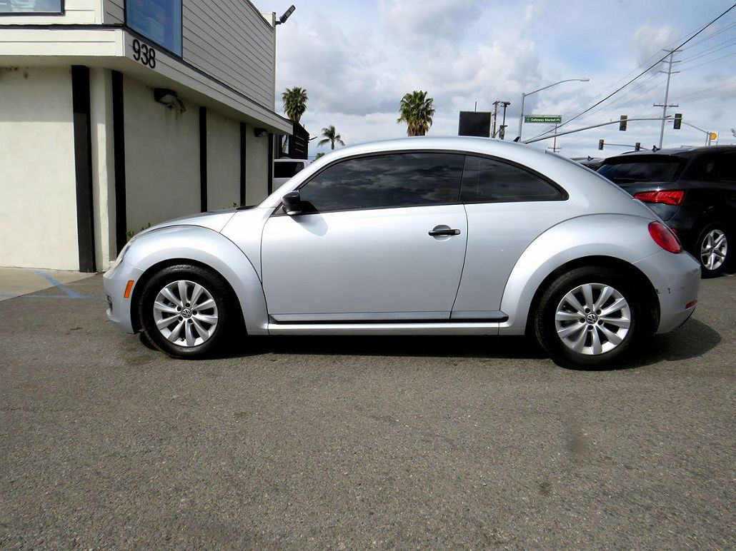 2014 Volkswagen Beetle Entry image 3