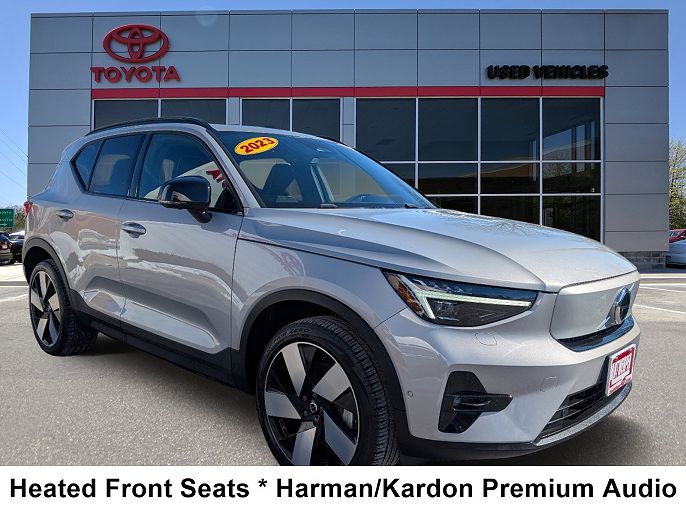 2023 Volvo XC40