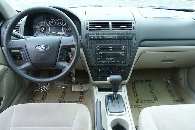 2006 Ford Fusion SE image 16