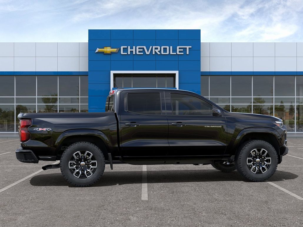 2024 Chevrolet Colorado LT image 4