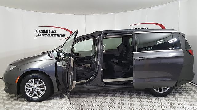 2021 Chrysler Voyager