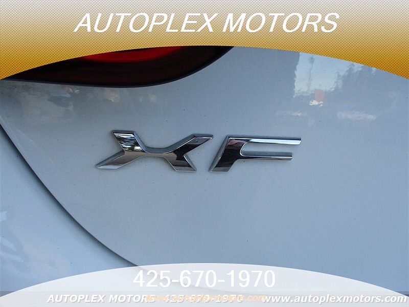 2013 Jaguar XF null image 5