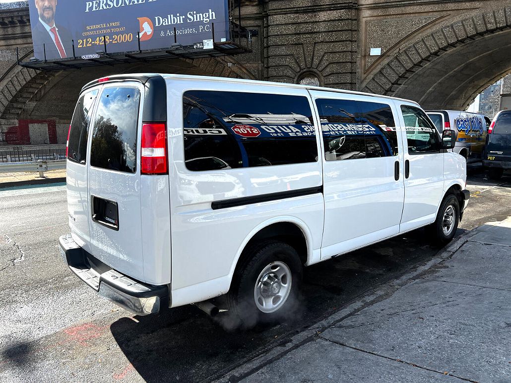 2019 Chevrolet Express 3500 image 1