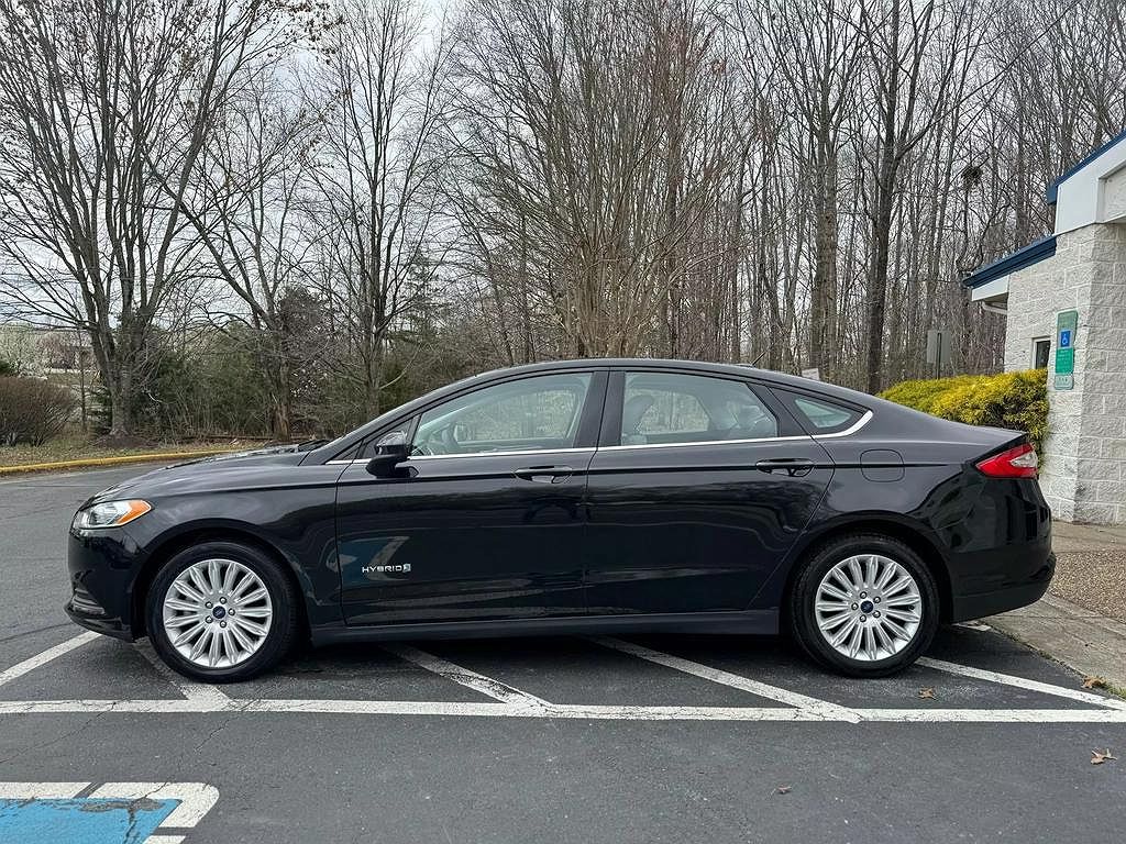 2014 Ford Fusion S image 2