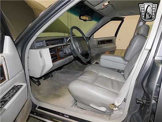 1993 Cadillac DeVille null image 5