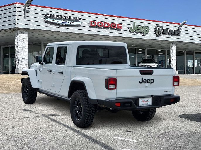 2025 Jeep Gladiator