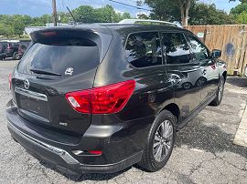 2017 Nissan Pathfinder