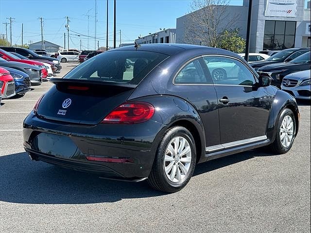 2018 Volkswagen Beetle null image 4
