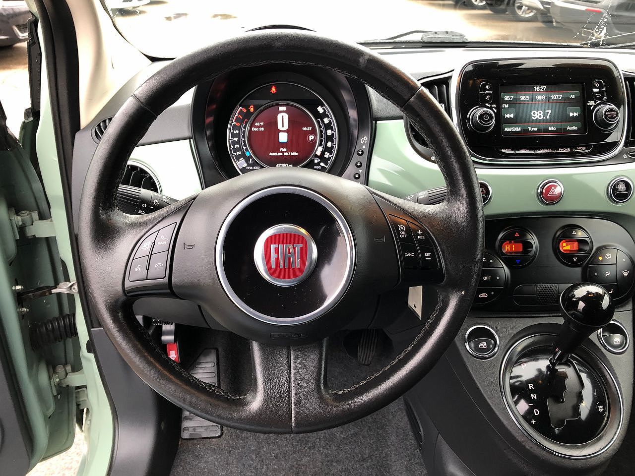 2016 Fiat 500 Easy image 18