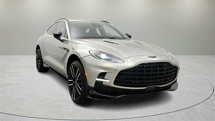 2025 Aston Martin DBX