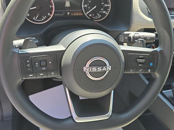 2024 Nissan Rogue SV photo 10