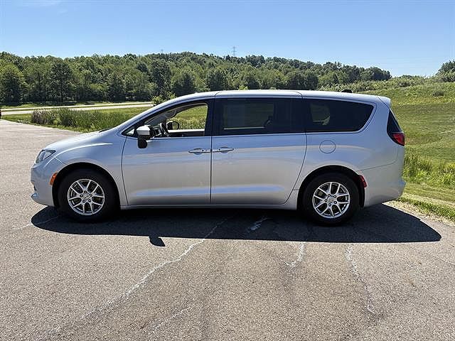 2023 Chrysler Voyager
