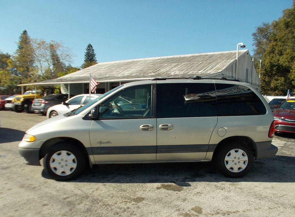 1999 Plymouth Voyager SE image 3
