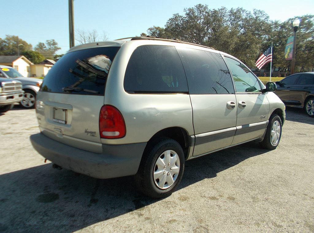 1999 Plymouth Voyager SE image 4