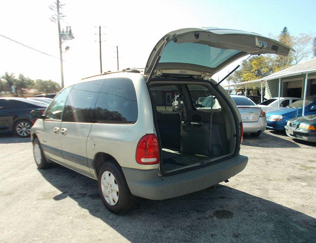 1999 Plymouth Voyager SE image 5