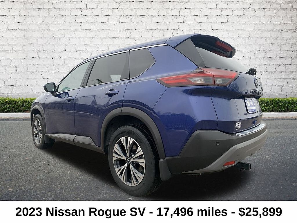 2023 Nissan Rogue SV image 4