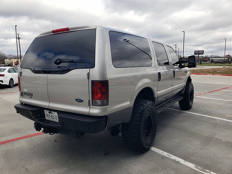 2003 Ford Excursion XLT image 3