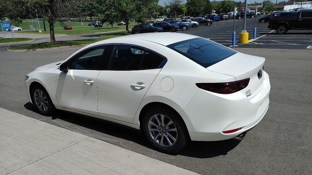 2021 Mazda Mazda3 S image 5