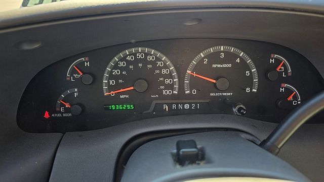 2000 Ford Expedition XLT image 18