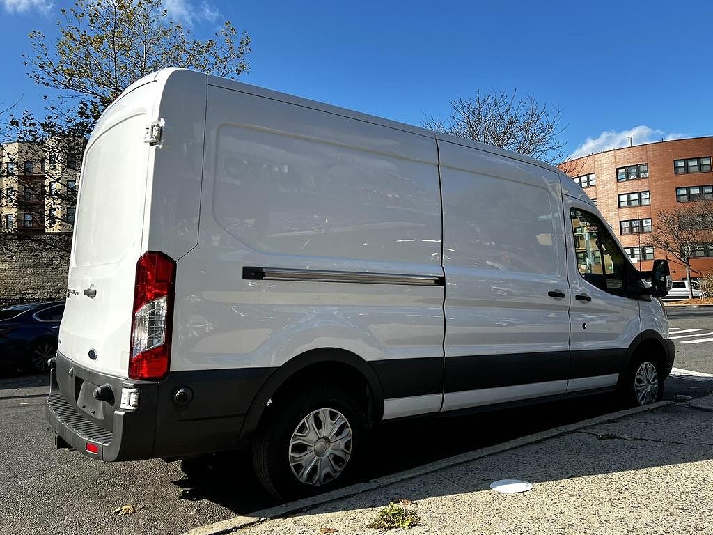 2017 Ford Transit null image 4