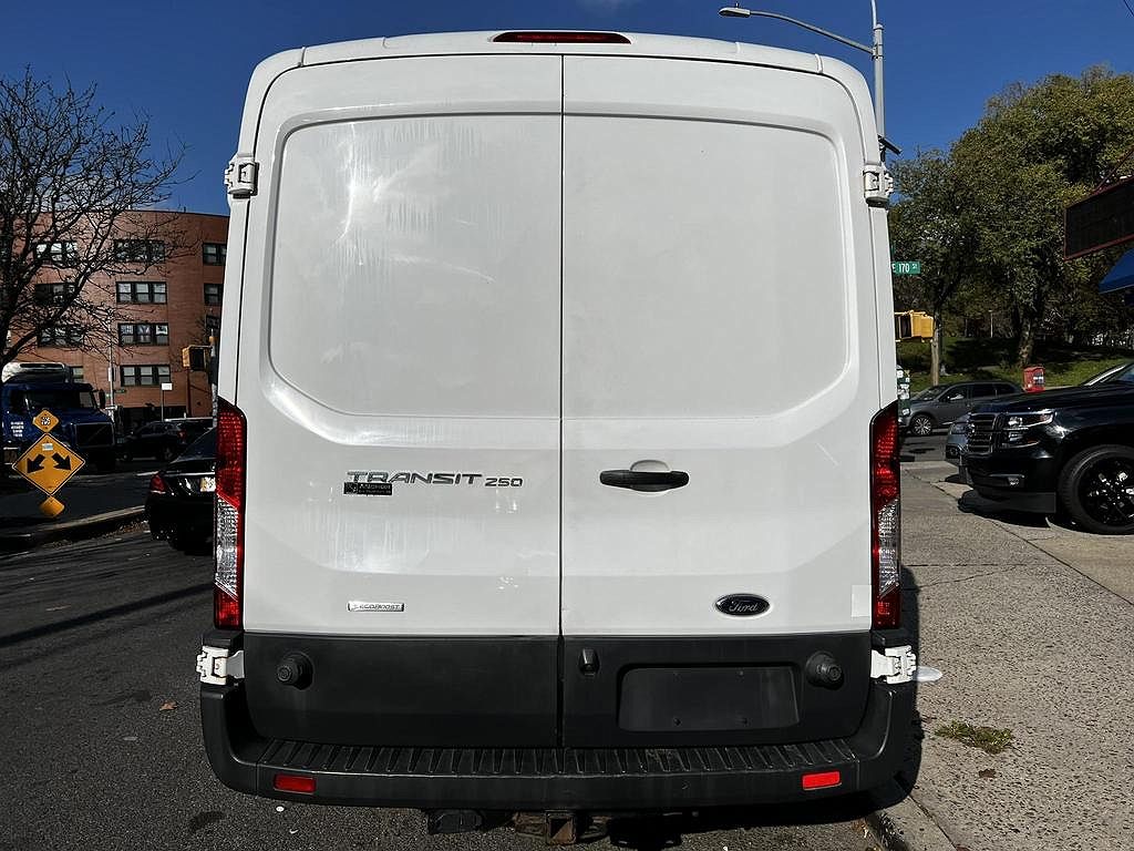 2017 Ford Transit null image 5