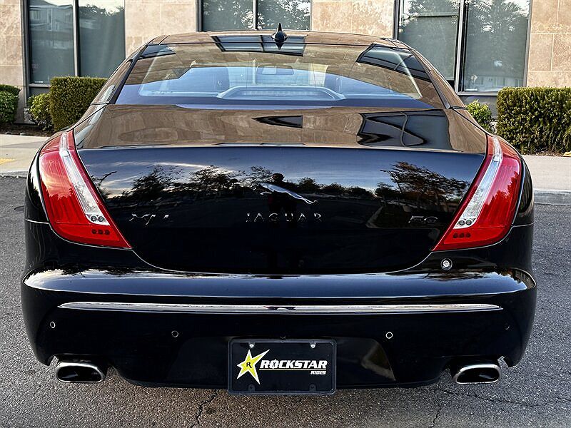 2013 Jaguar XJ XJL image 9