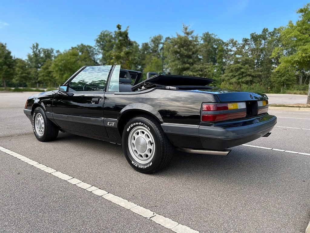 1985 Ford Mustang LX image 19