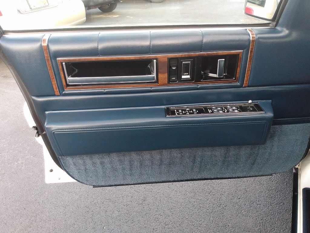 1988 Cadillac DeVille null image 15