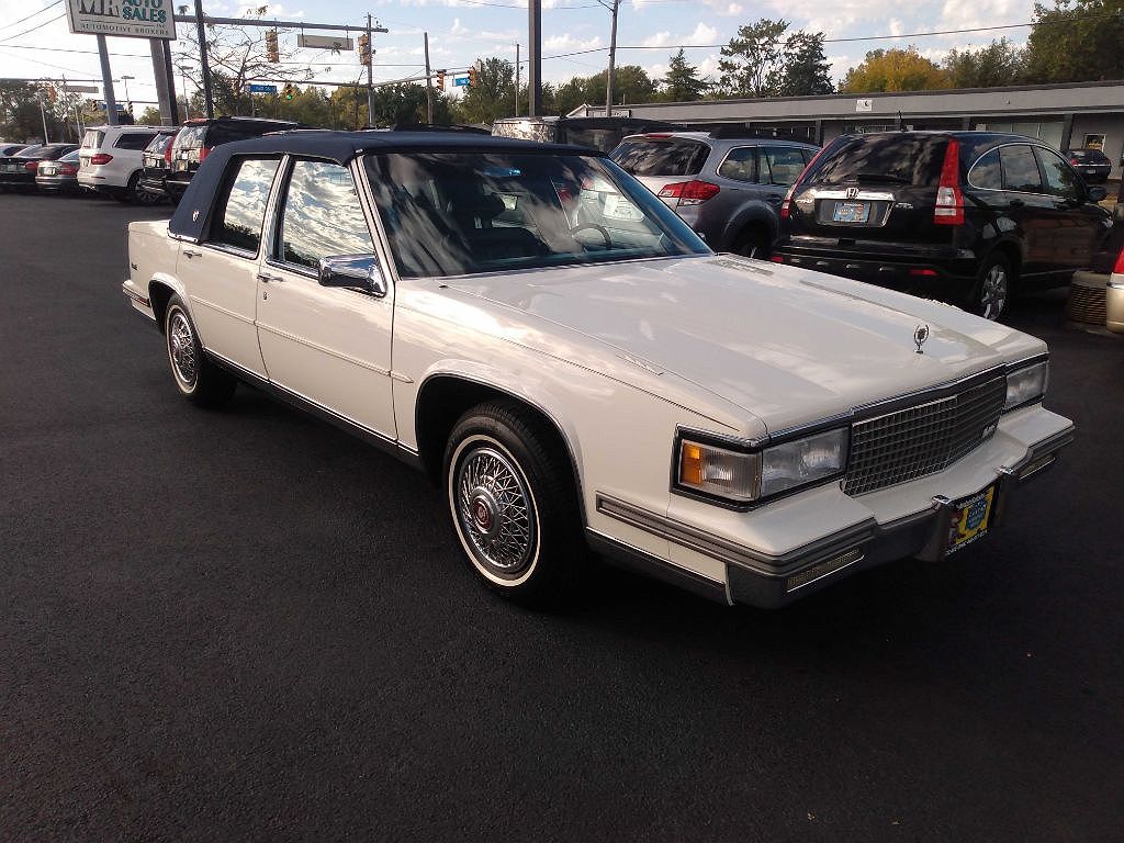 1988 Cadillac DeVille null image 2