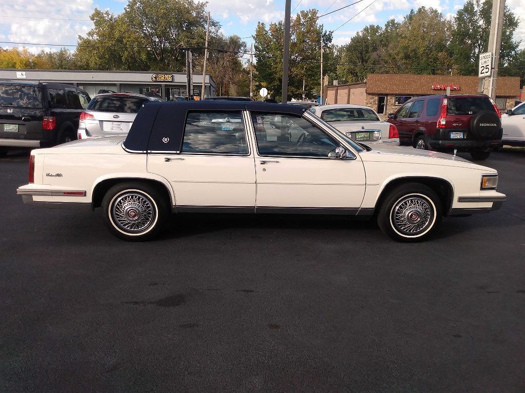 1988 Cadillac DeVille null image 3