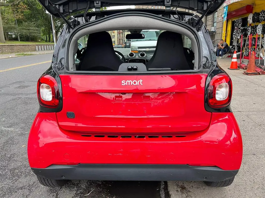 2019 Smart Fortwo Passion image 5