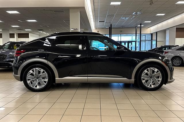 2025 Genesis GV60