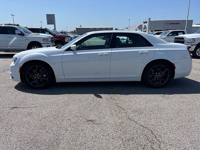 2022 Chrysler 300