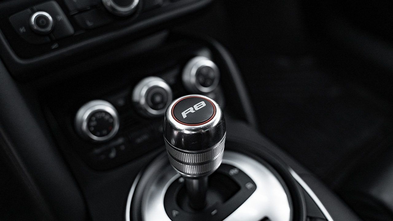 2012 Audi R8 5.2 image 4