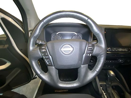2022 Nissan Frontier SV photo 4