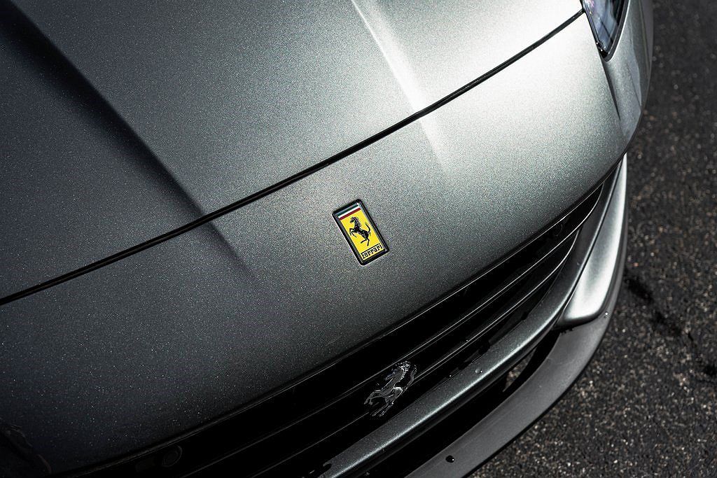 2019 Ferrari Portofino null image 12