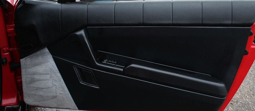 1990 Cadillac Allante null image 3