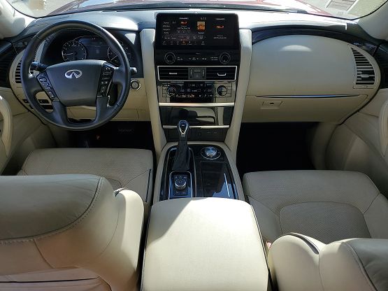2022 Infiniti QX80 Luxe photo 4
